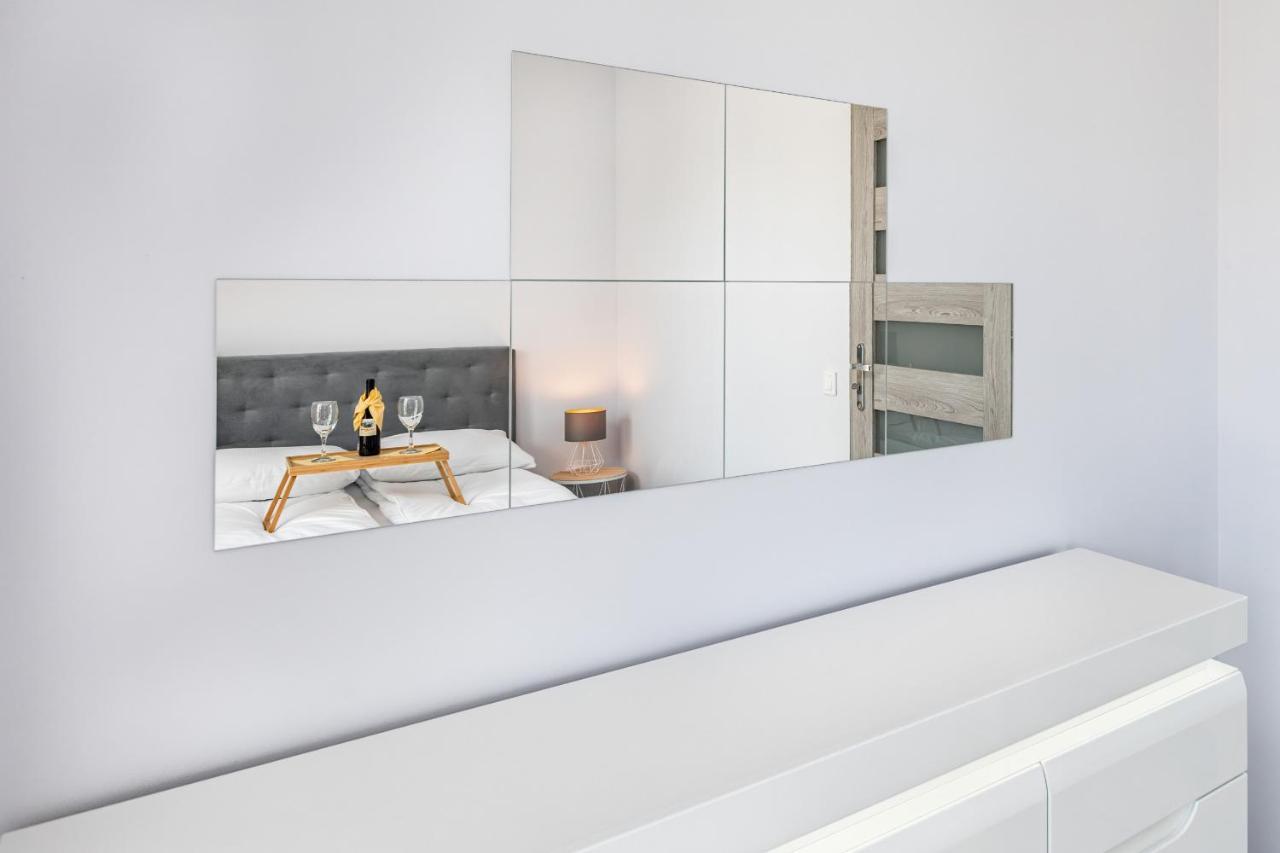 Warta Residence Apartments By Noclegi Renters พอซนาน ภายนอก รูปภาพ